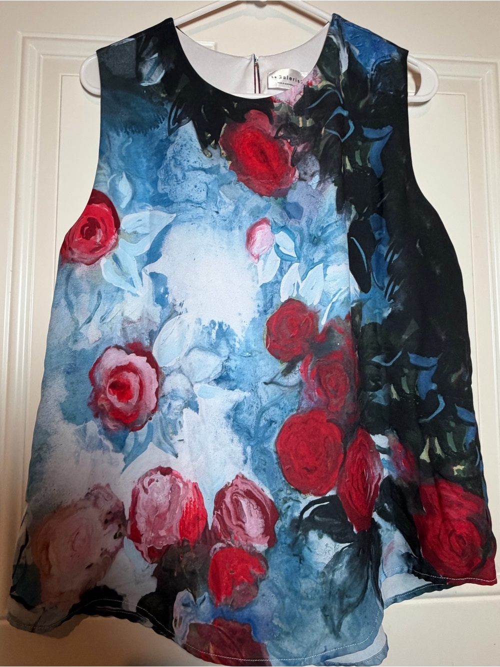 Le Galeriste Art Print Bold Floral Sleeveless Blue & Red Swing Top